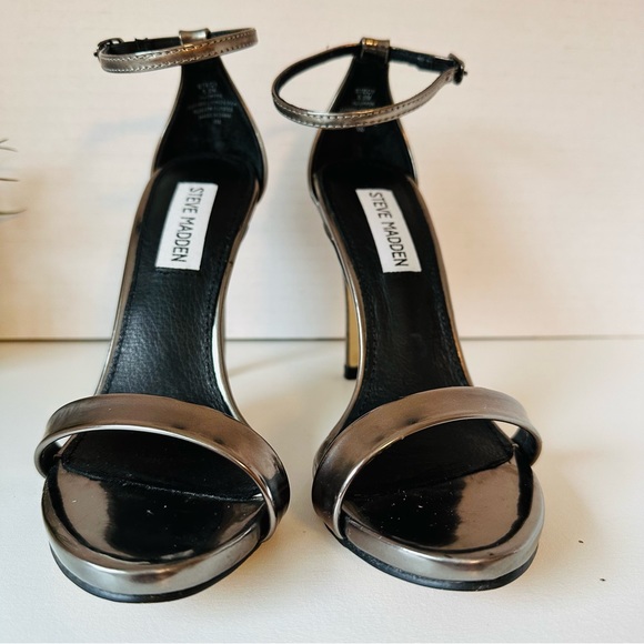 Steve Madden Sexy Metallic High Heeled Sandals - Picture 9 of 11